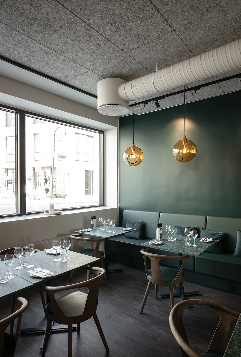 sustainable tabletops used in Alexanders Bistro a:gain