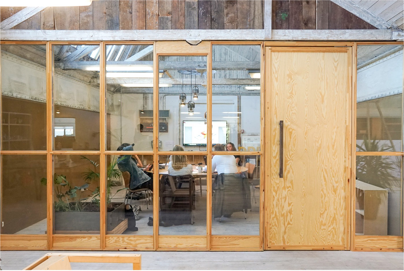 The partitioning system is made from upcycled wood