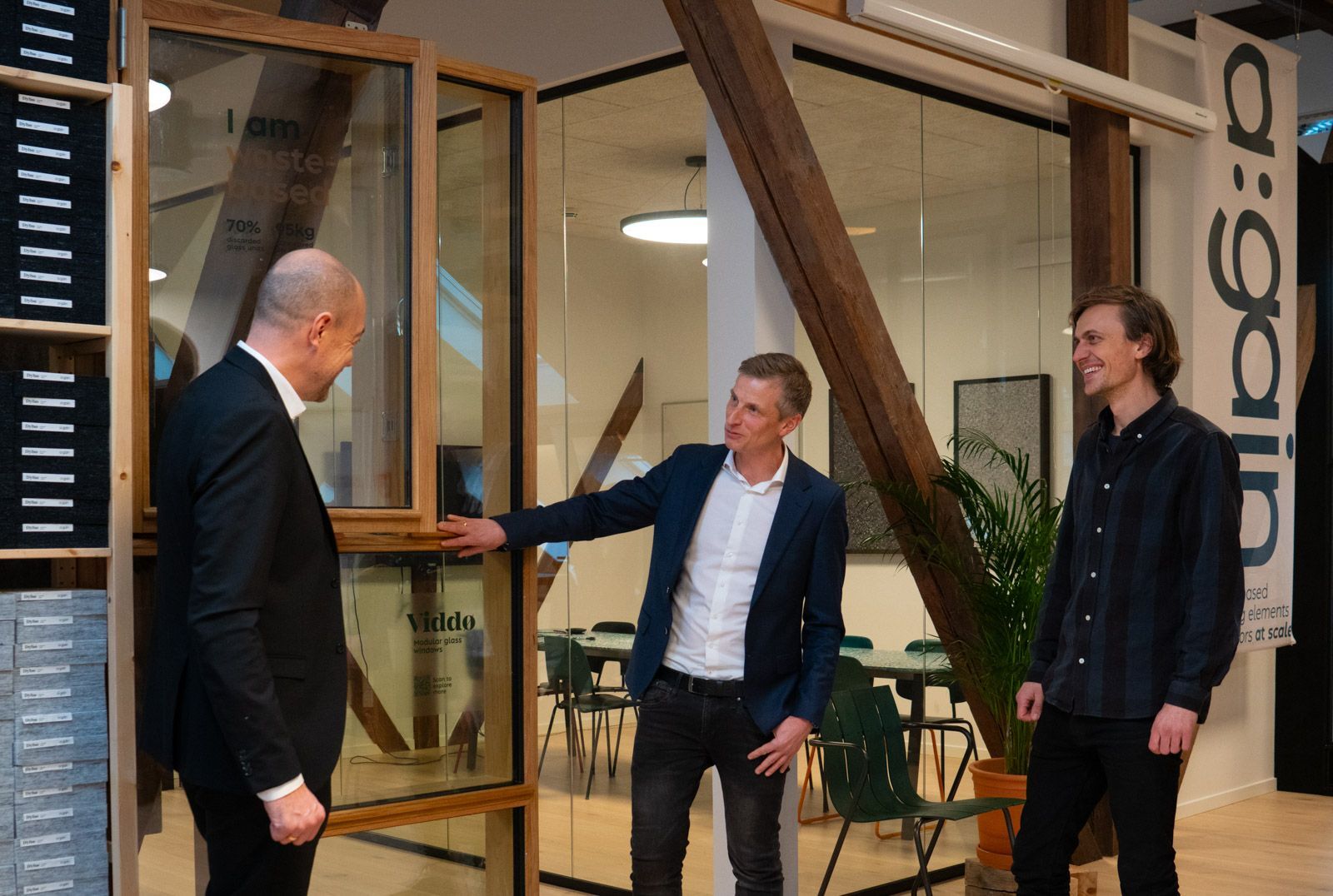 Magnus Heunicke visits the office